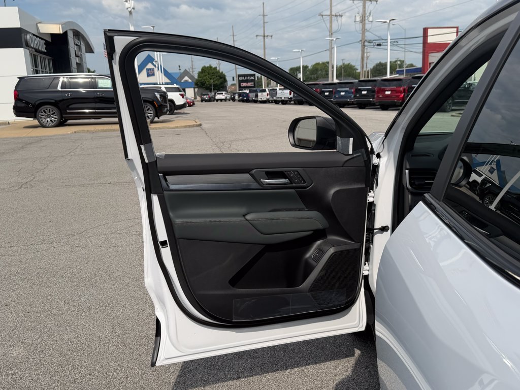 New 2027 GMC Terrain AT4 w/ Convenience Package III AWD/4WD image 19