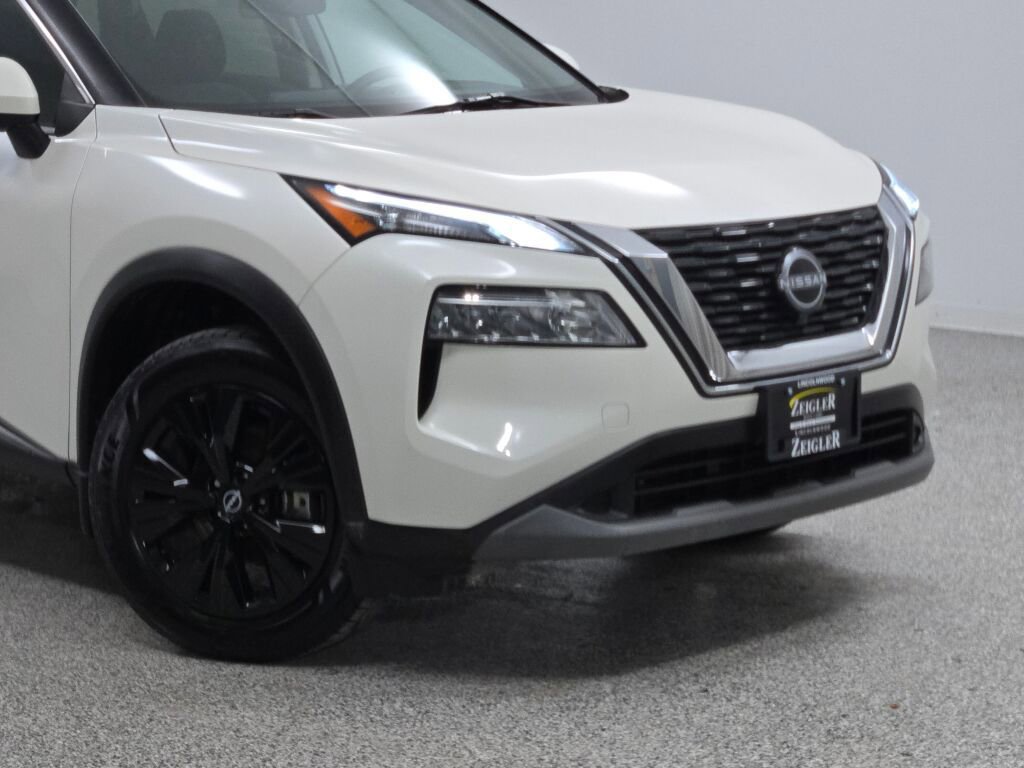 Used 2023 Nissan Rogue SV video 2