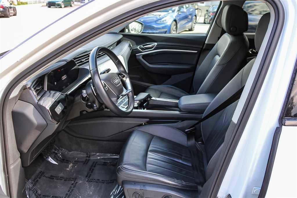 Used 2022 Audi e-tron Premium w/ Convenience Plus Package image 19