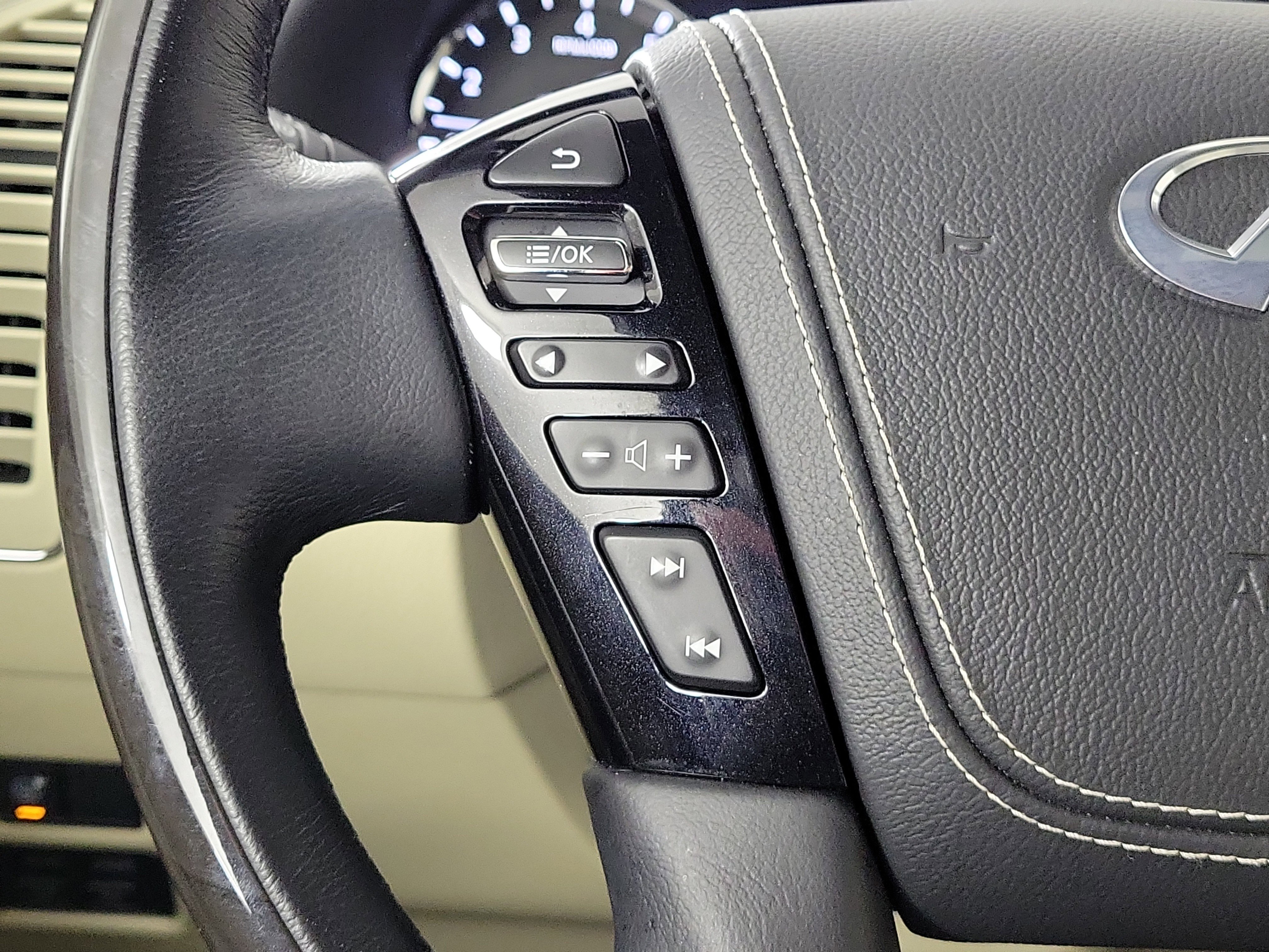 Used 2024 INFINITI QX80 Sensory w/ Cargo Package image 13