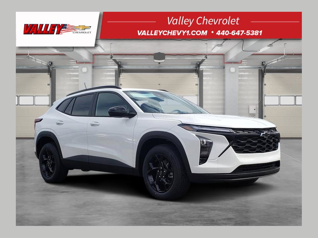 New 2026 Chevrolet Trax LT w/ Sunroof Package FWD image 1
