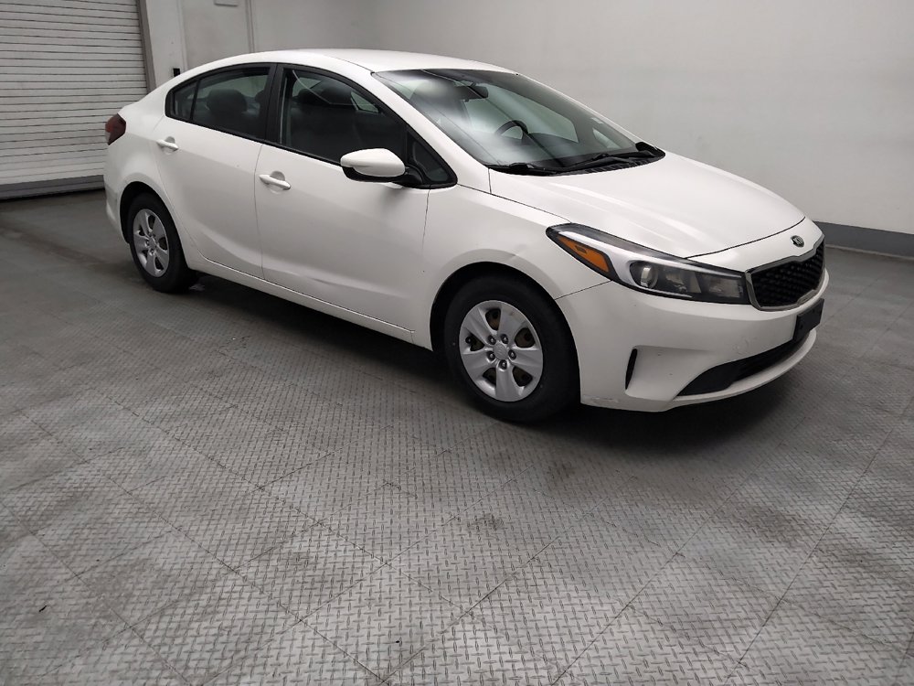 Used 2017 Kia Forte LX image 11