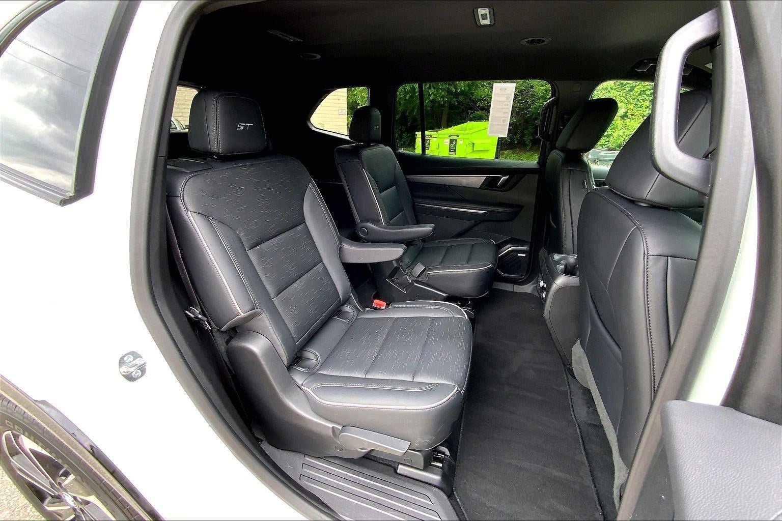 Used 2025 Buick Enclave Sport Touring FWD image 24