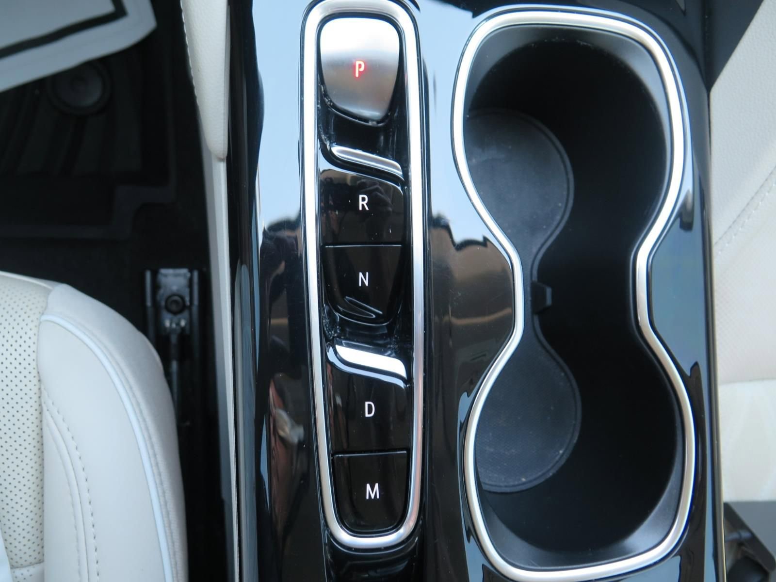 Used 2023 Buick Envision Avenir AWD/4WD image 17