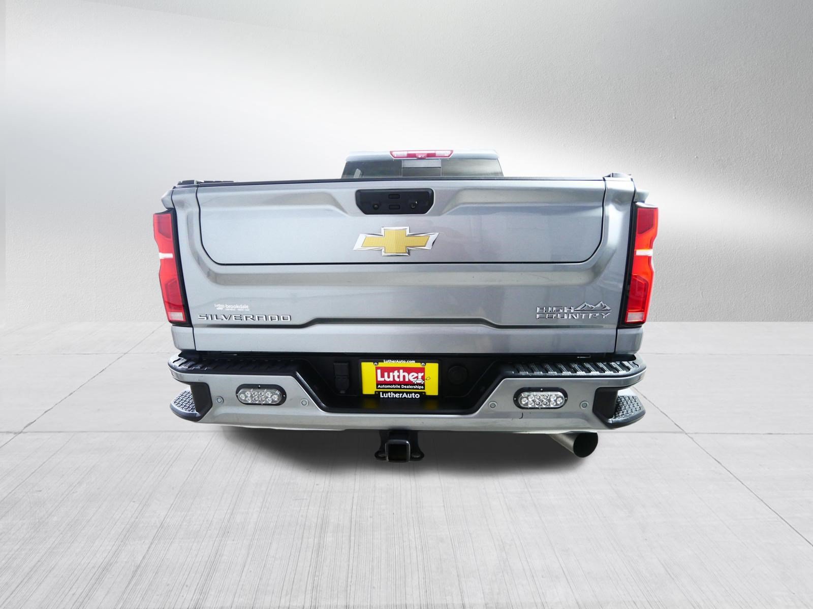Used 2024 Chevrolet Silverado 2500 High Country w/ High Country Premium Package AWD/4WD image 6
