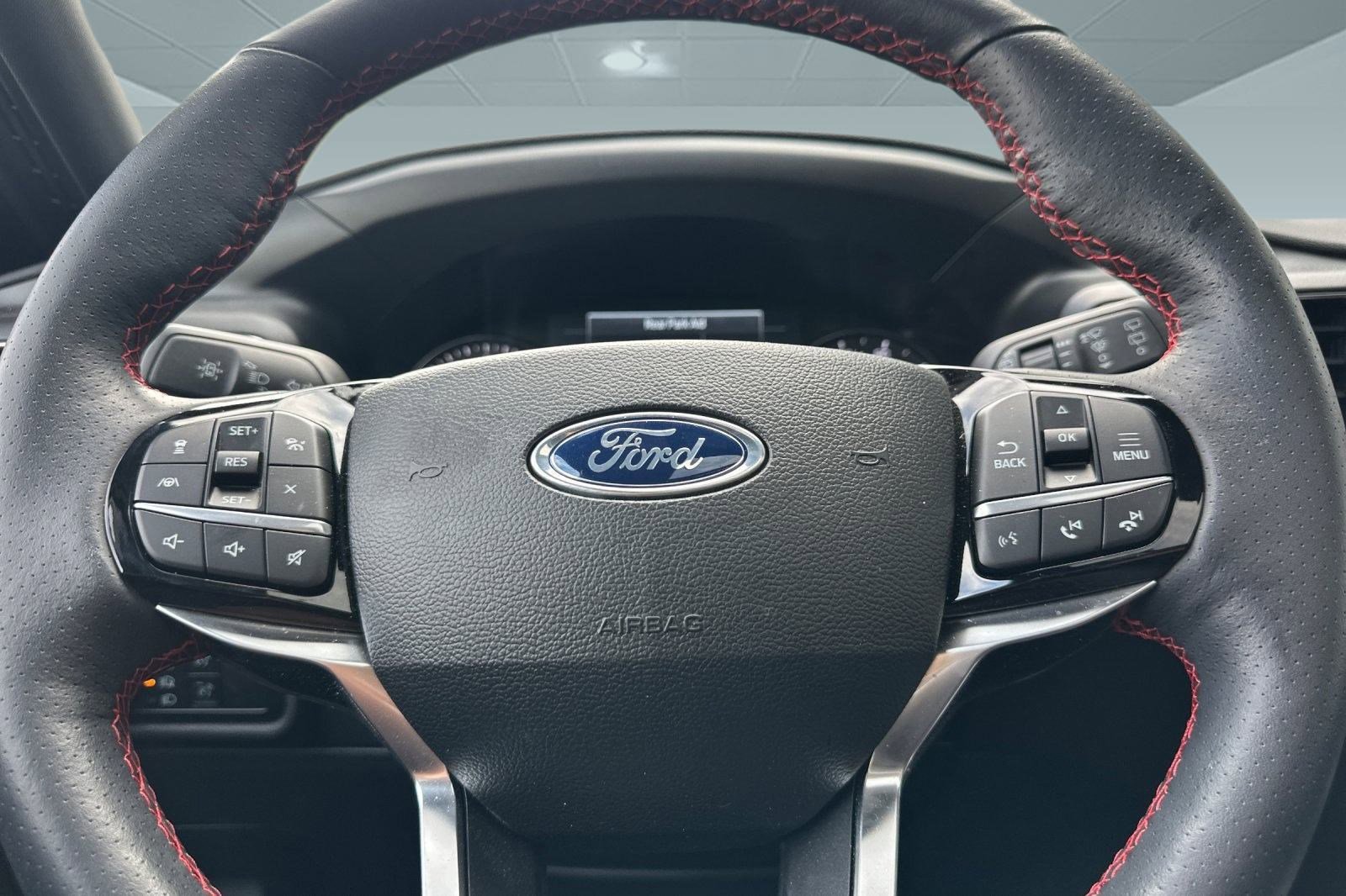 Used 2023 Ford Explorer ST-Line w/ Class IV Trailer Tow Package image 17