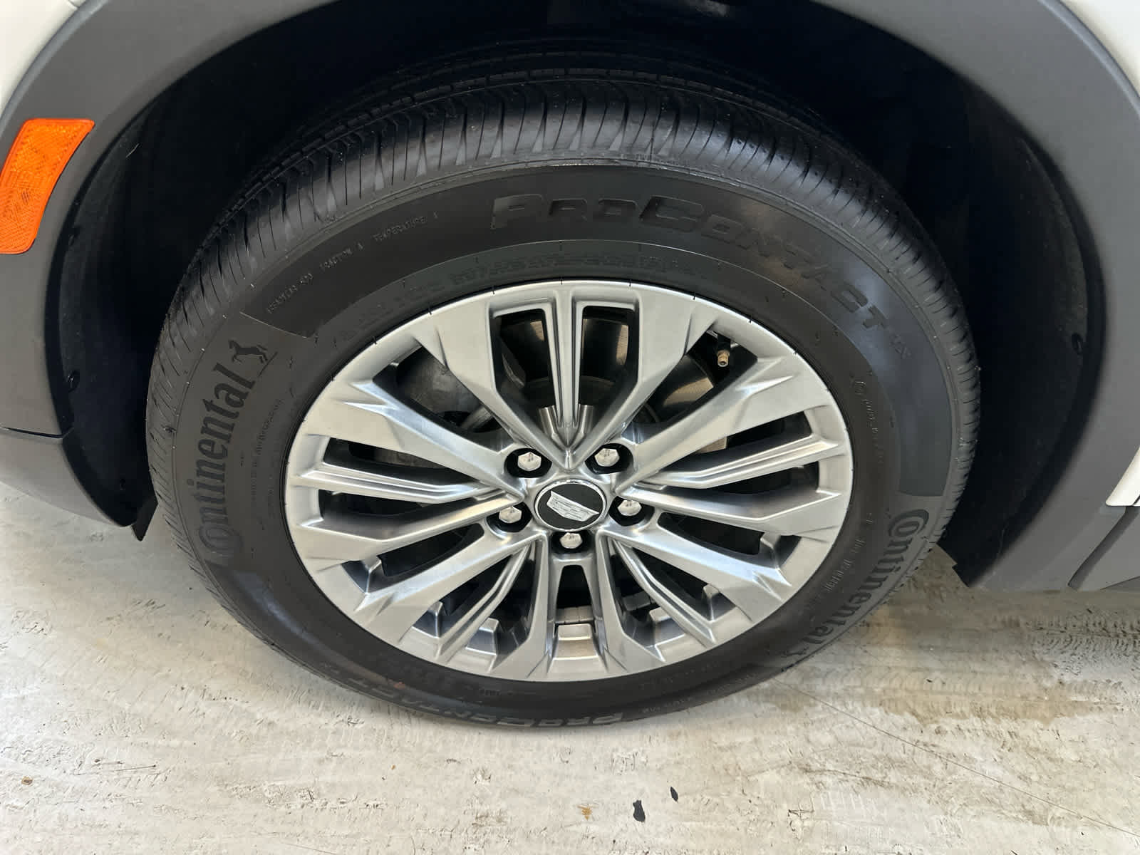 Used 2024 Cadillac XT4 Premium Luxury image 12