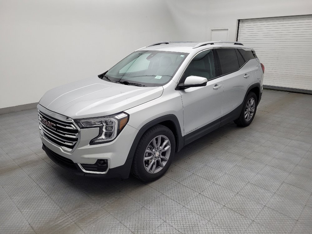 Used 2022 GMC Terrain SLT w/ LPO, Floor Liner Package FWD image 2