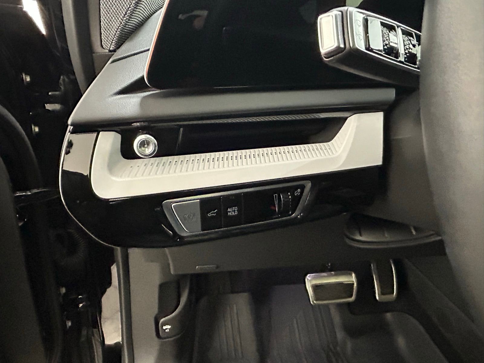 Used 2025 Cadillac Optiq Sport 2 w/ LPO, Floor Liner Package image 28