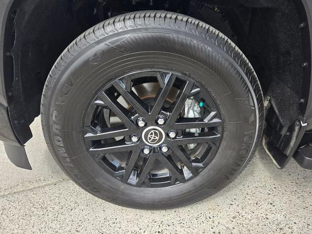 Used 2024 Toyota Sequoia SR5 w/ SR5 Premium Package AWD/4WD image 9