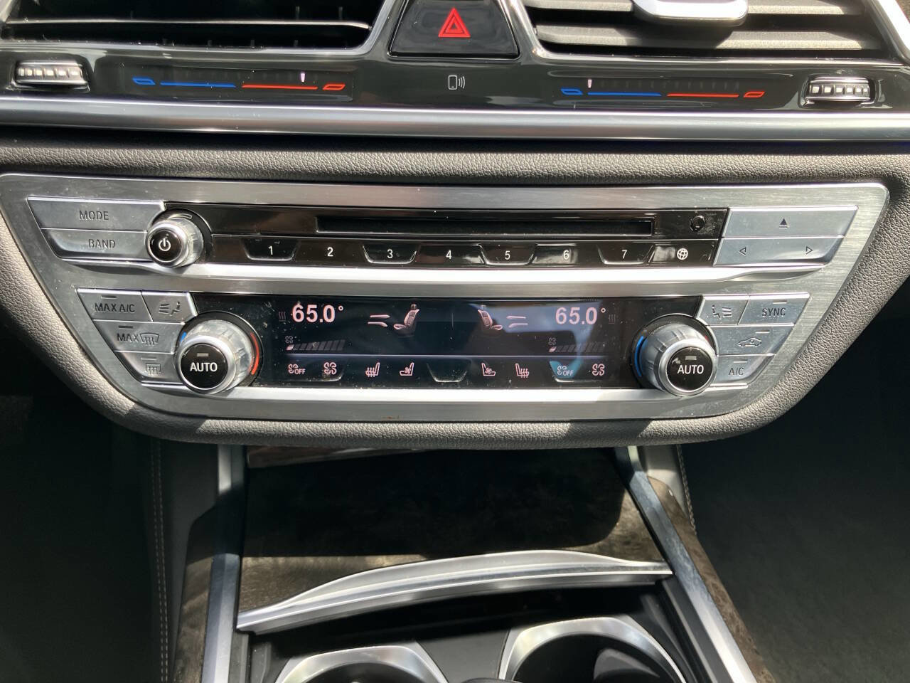 Used 2016 BMW 750i xDrive image 13