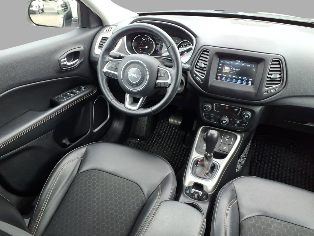 Used 2019 Jeep Compass Latitude w/ Cold Weather Group image 11