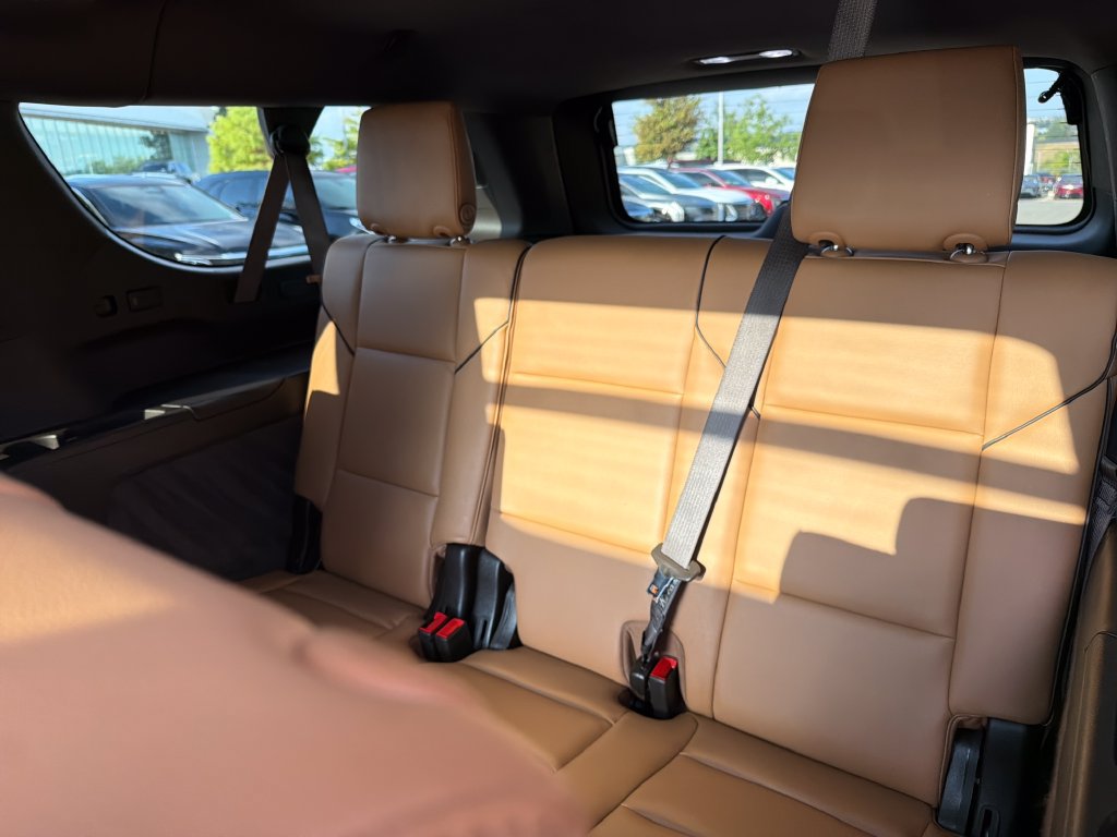 Used 2025 Cadillac Escalade ESV Premium Luxury AWD/4WD image 35