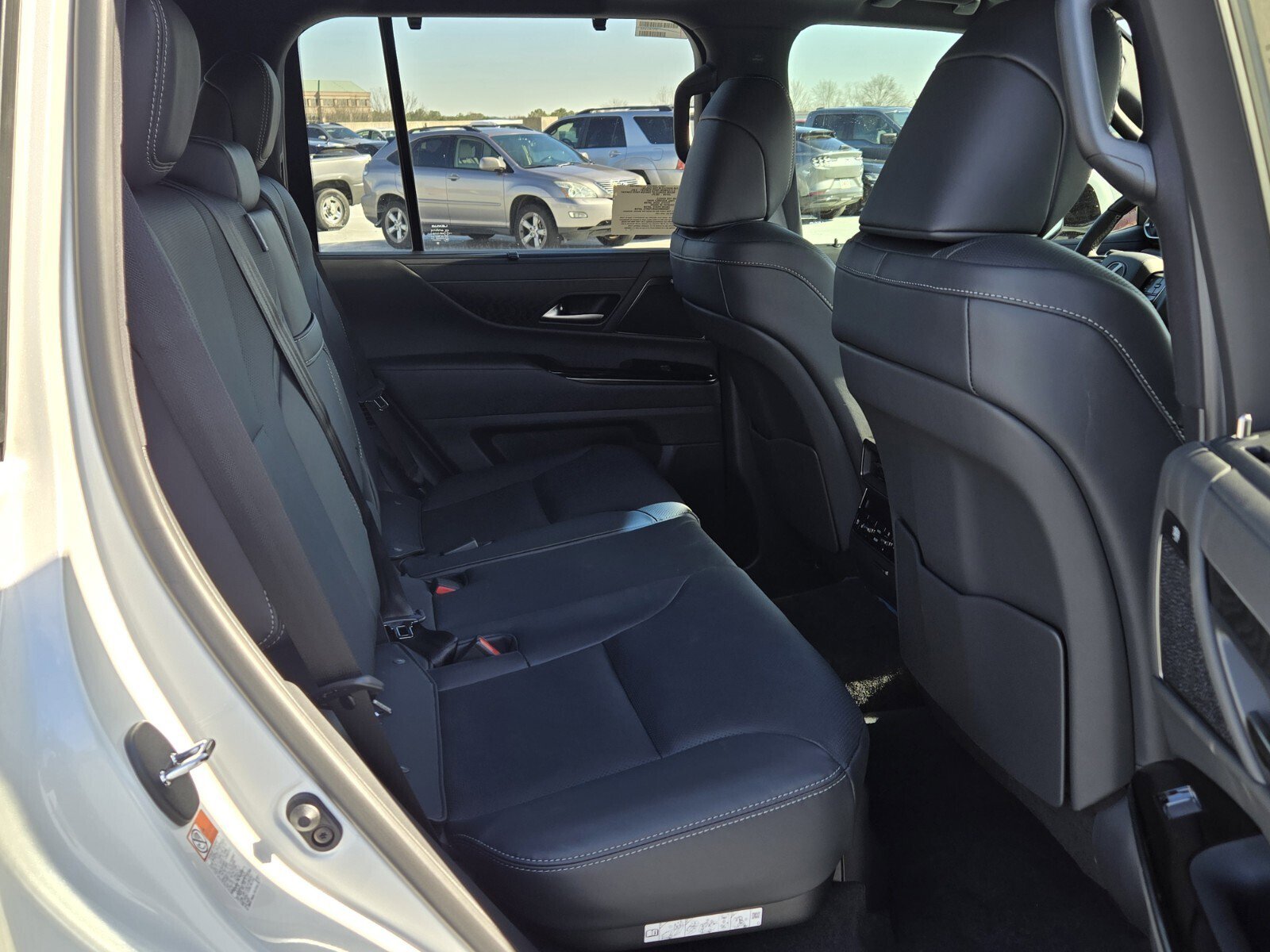 New 2026 Lexus LX 700h Luxury image 8