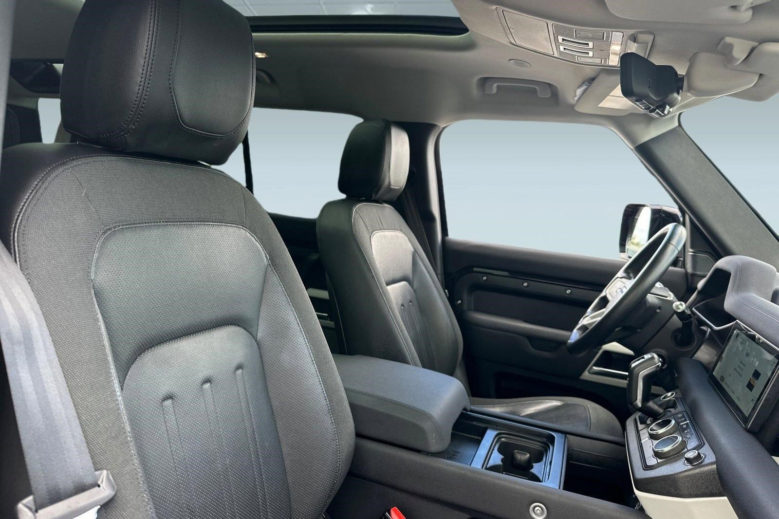 Used 2020 Land Rover Defender 110 SE image 32