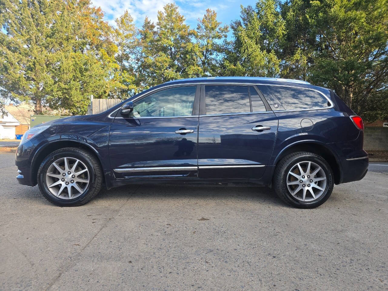 Used 2017 Buick Enclave Leather image 4