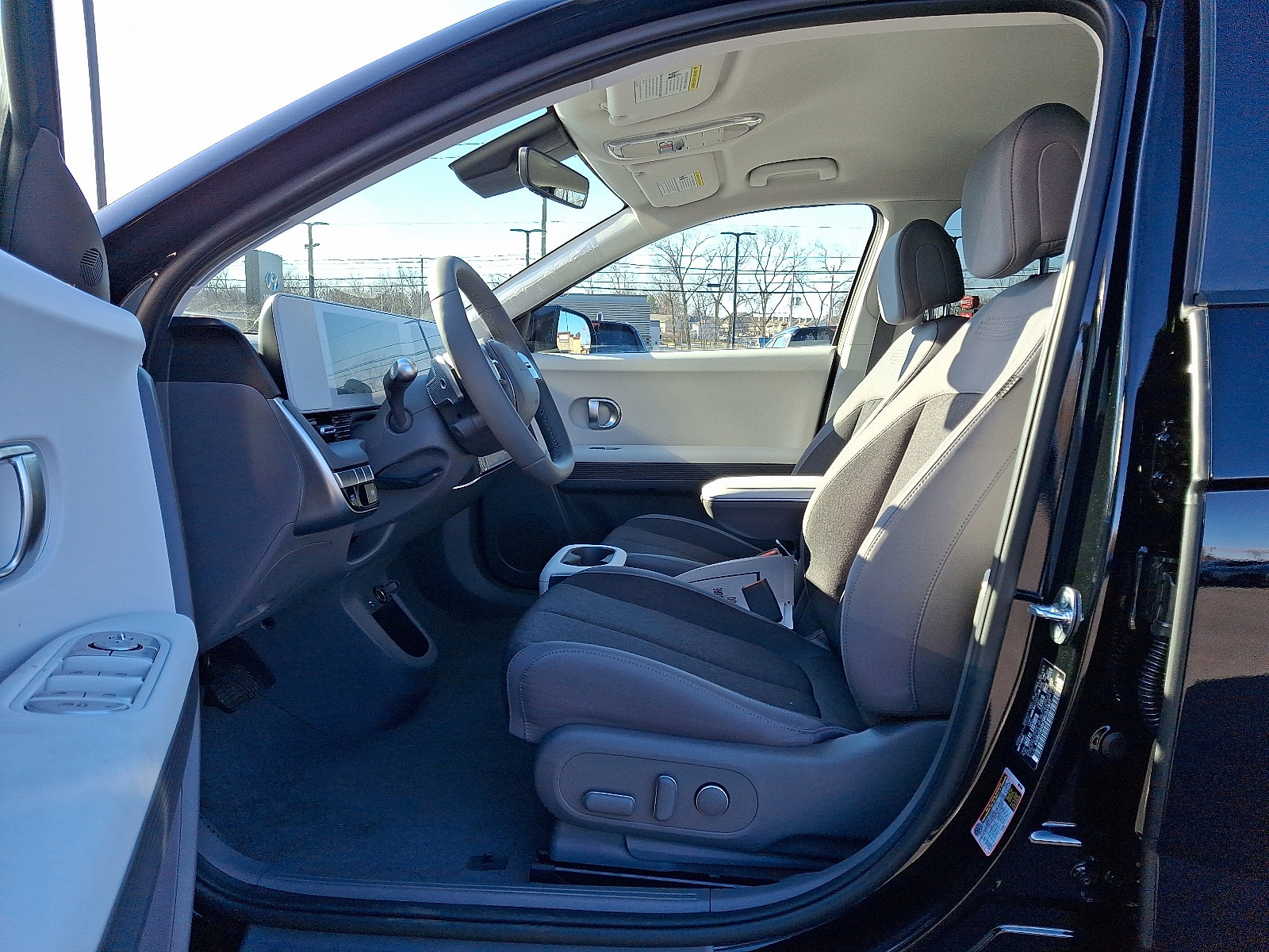 New 2024 Hyundai Ioniq 5 SEL image 6