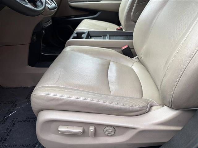 Used 2018 Honda Odyssey Elite image 12