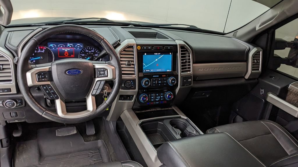 Used 2017 Ford F350 Lariat w/ Chrome Package image 3