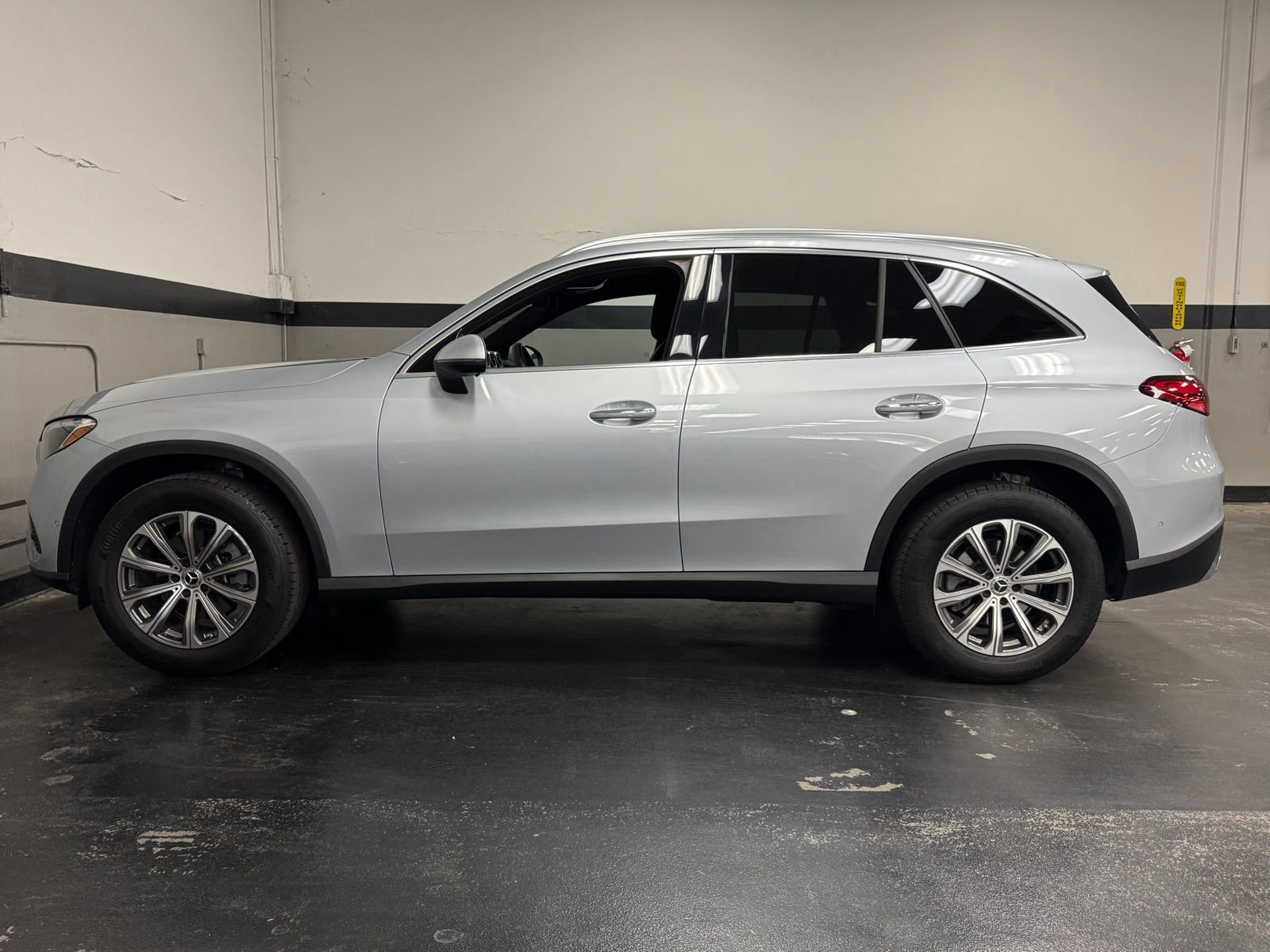 Certified 2024 Mercedes-Benz GLC 300 image 9