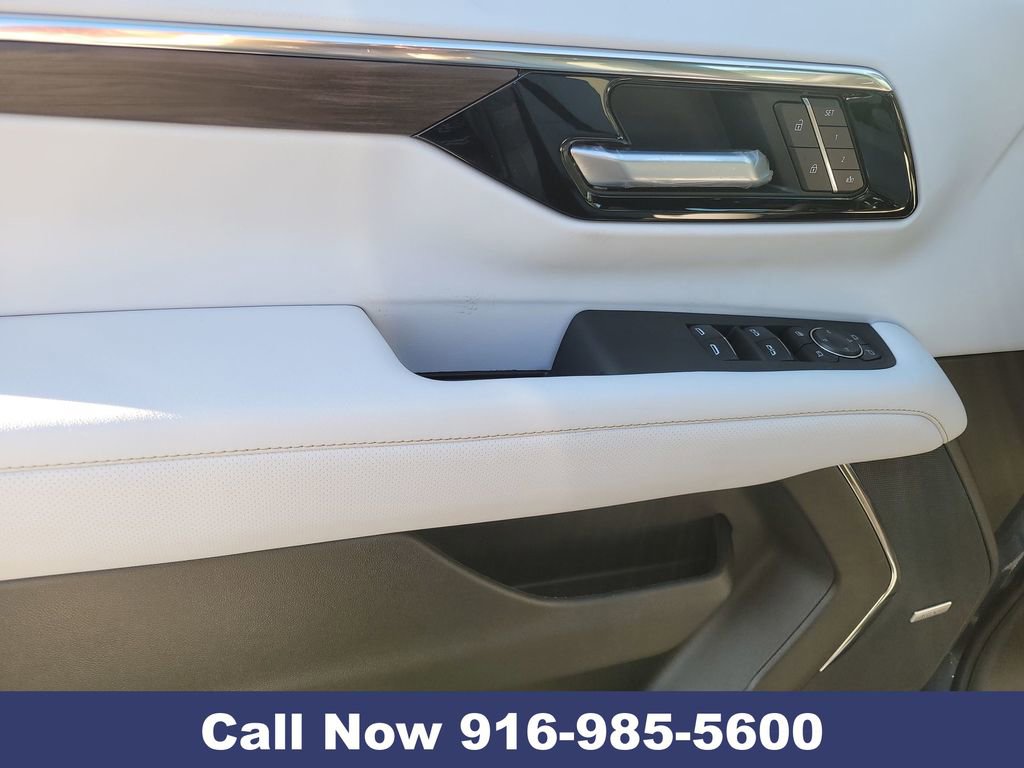 New 2026 Chevrolet Suburban Premier image 27