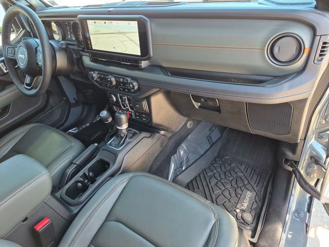 Used 2025 Jeep Gladiator Mojave AWD/4WD image 20
