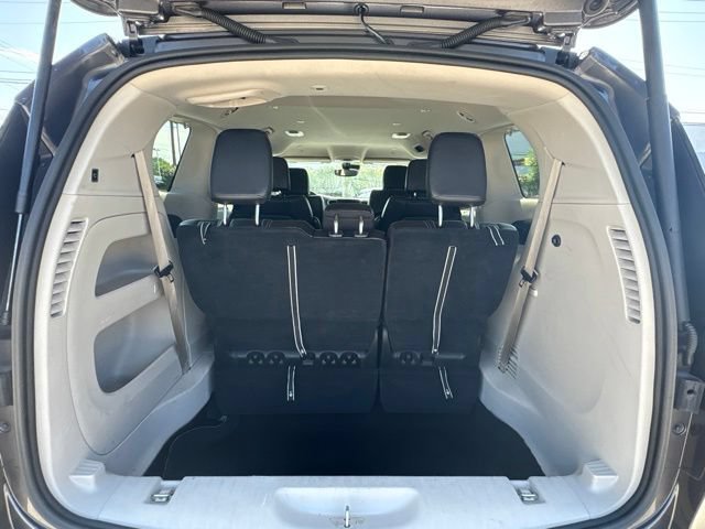 Used 2023 Chrysler Pacifica Touring-L FWD image 36
