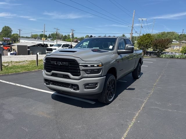 New 2026 RAM 2500 Laramie AWD/4WD image 3