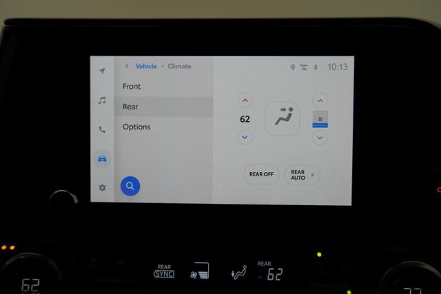 Used 2023 Toyota Highlander XLE image 32