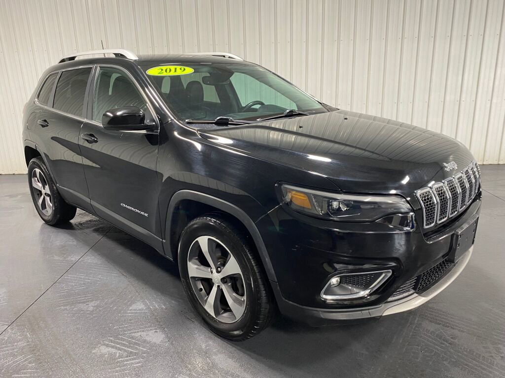 Used 2019 Jeep Cherokee Limited image 2