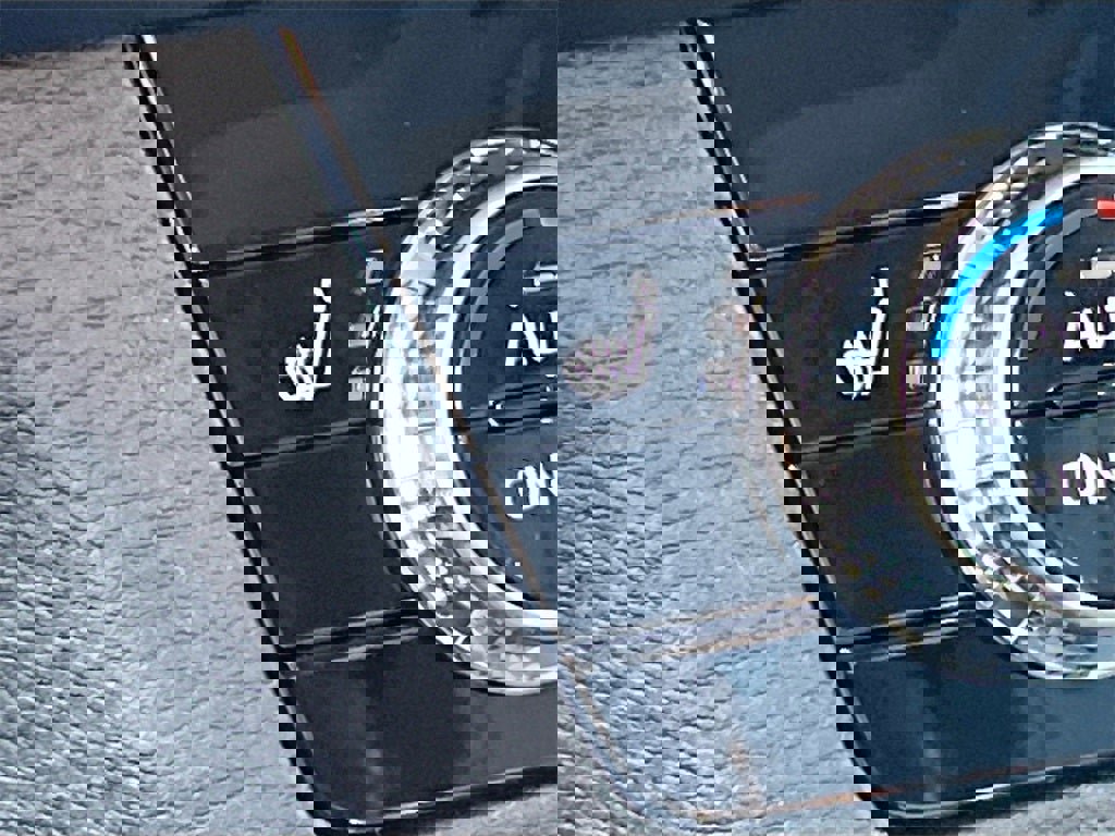 New 2025 Mitsubishi Outlander SE image 21