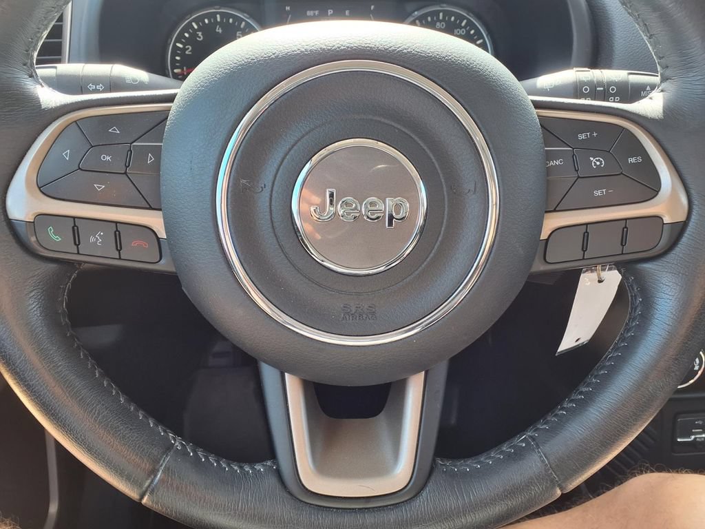 Used 2015 Jeep Renegade Latitude FWD image 15