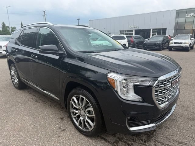 Used 2022 GMC Terrain Denali w/ LPO, Floor Liner Package AWD/4WD image 3