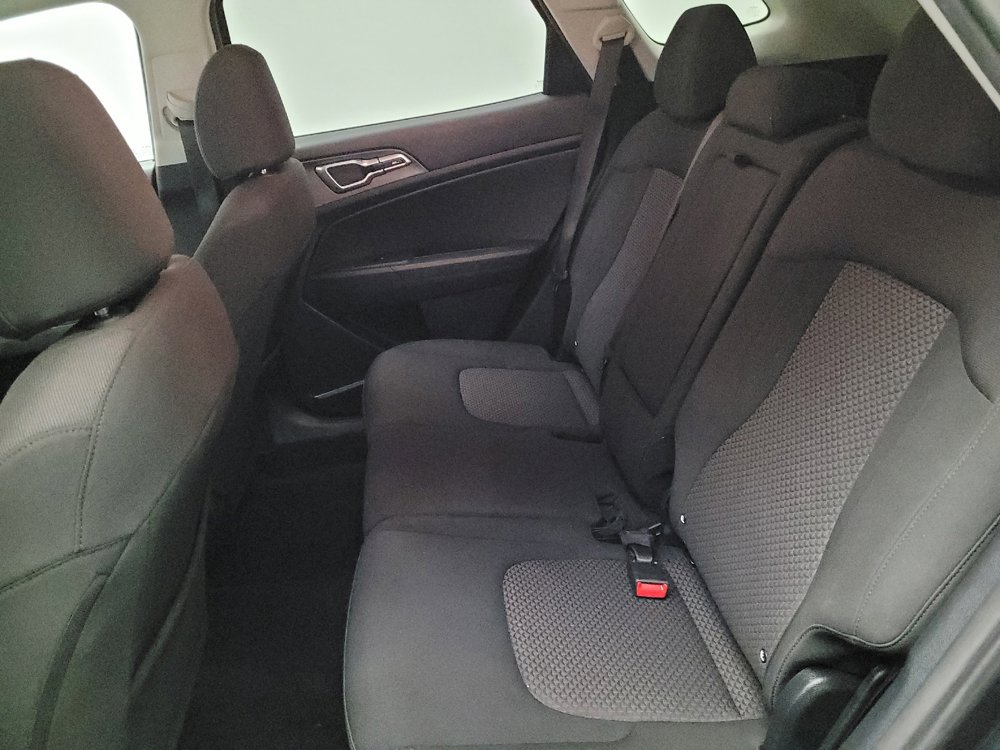Used 2025 Kia Sportage LX FWD image 18
