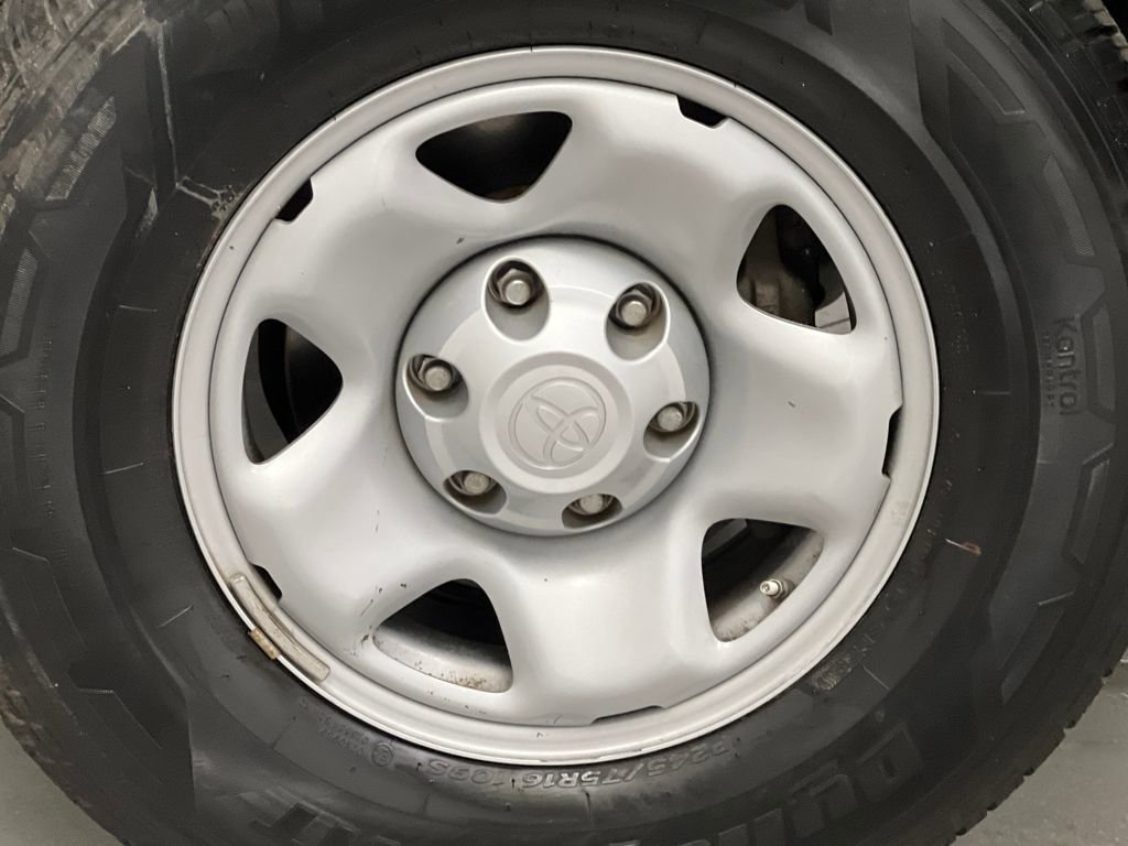 Used 2016 Toyota Tacoma SR image 47