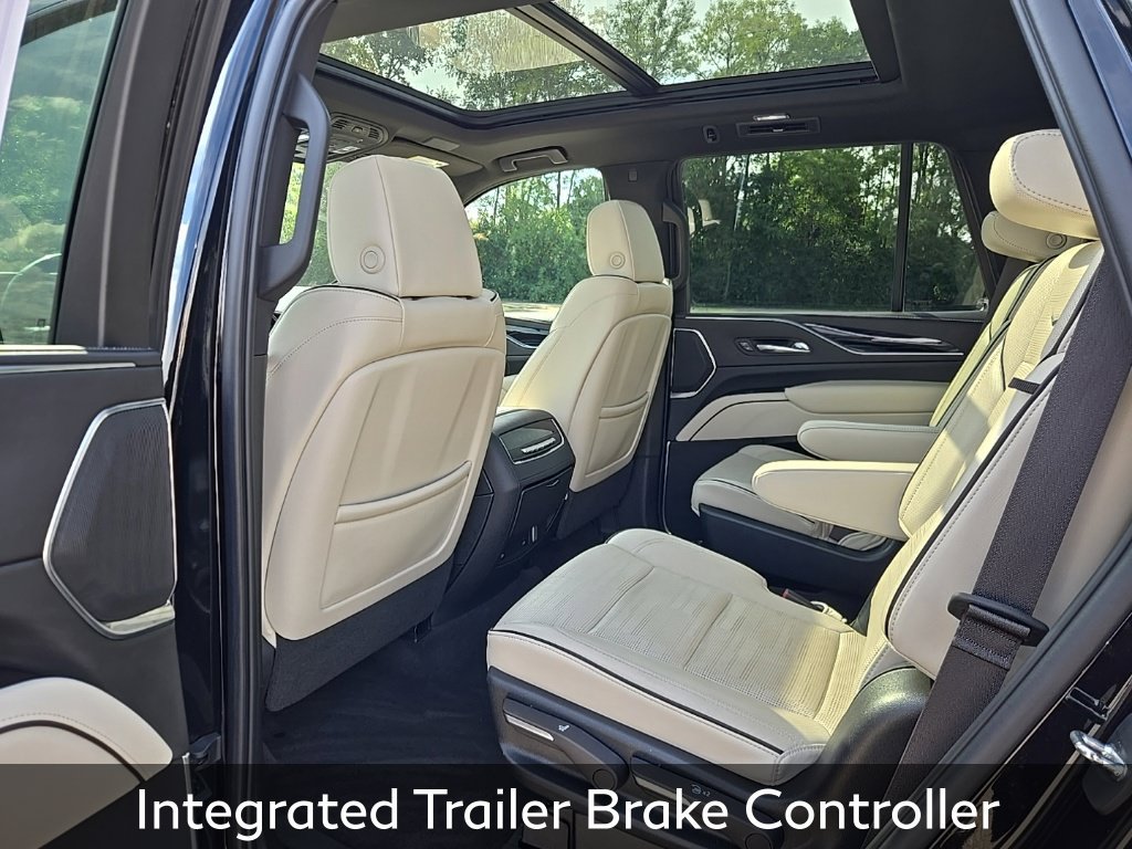 Used 2022 Cadillac Escalade Sport w/ Touring Package AWD/4WD image 18