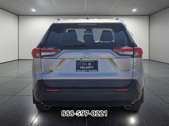 Used 2020 Toyota RAV4 XLE w/ Convenience Package image 4