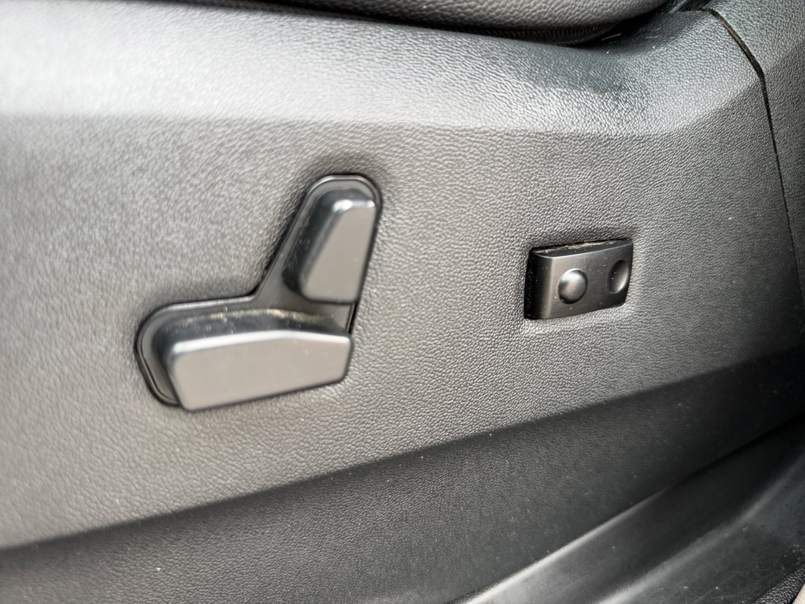 Used 2019 Dodge Grand Caravan SXT w/ Driver Convenience Group FWD image 14
