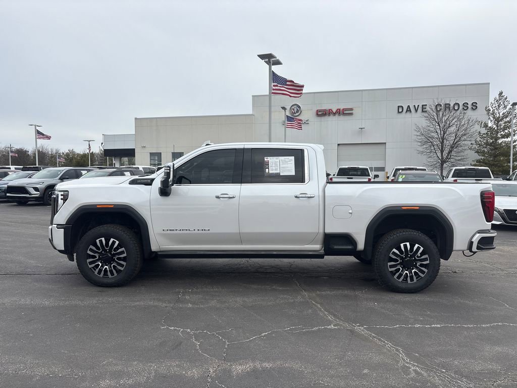 Used 2024 GMC Sierra 3500 Denali Ultimate image 9