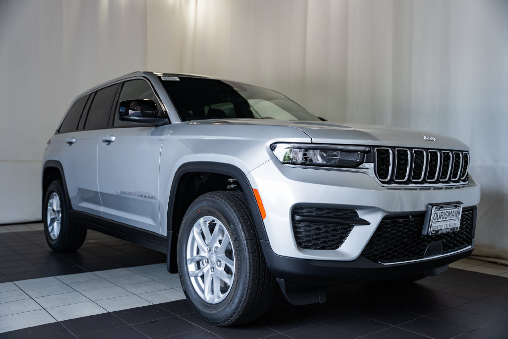 New 2026 Jeep Grand Cherokee Laredo X AWD/4WD image 1