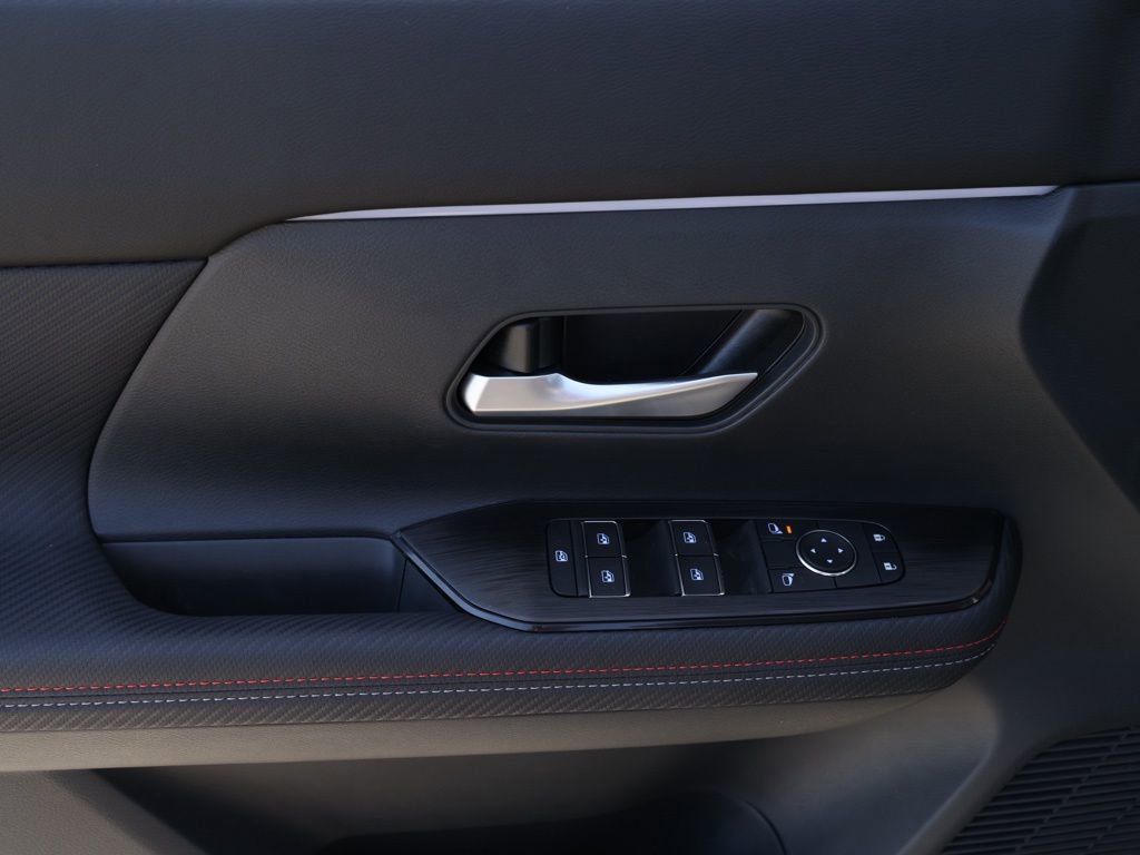 New 2026 Nissan Kicks SR FWD image 24