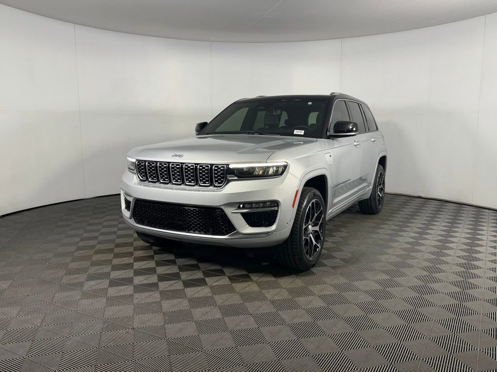 Certified 2022 Jeep Grand Cherokee Summit AWD/4WD image 3