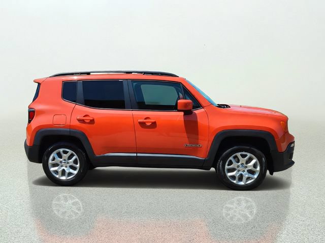 Used 2016 Jeep Renegade Latitude w/ Cold Weather Group AWD/4WD image 2