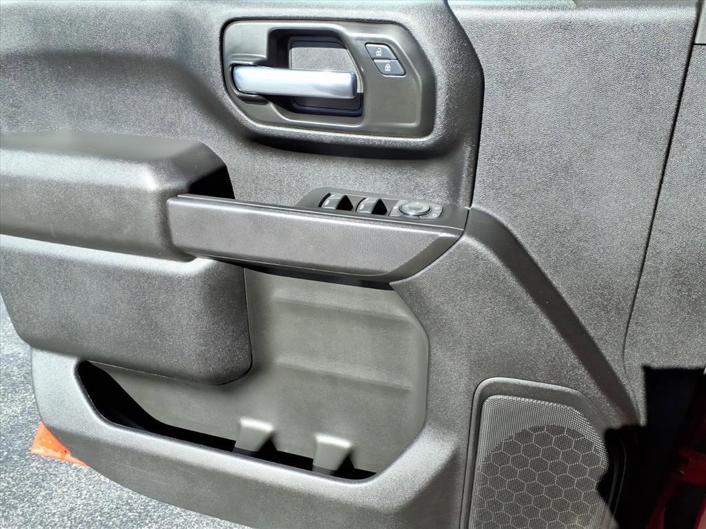 Used 2025 Chevrolet Silverado 2500 Custom w/ Custom Convenience Package image 16