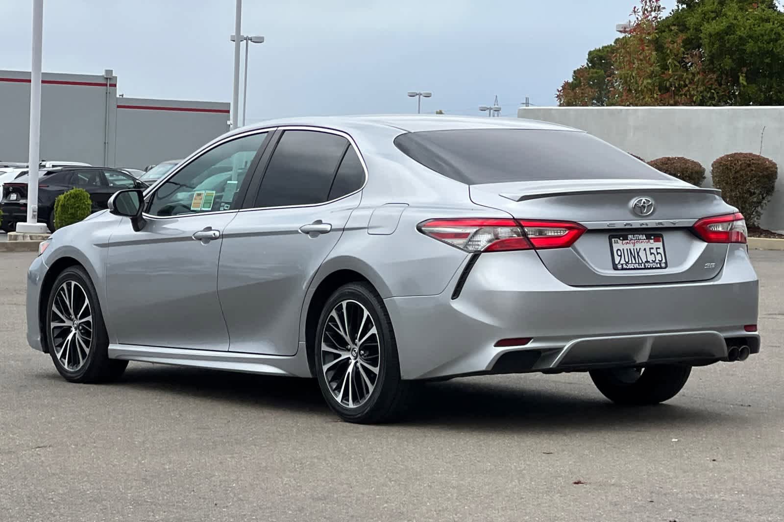 Used 2018 Toyota Camry SE FWD image 7