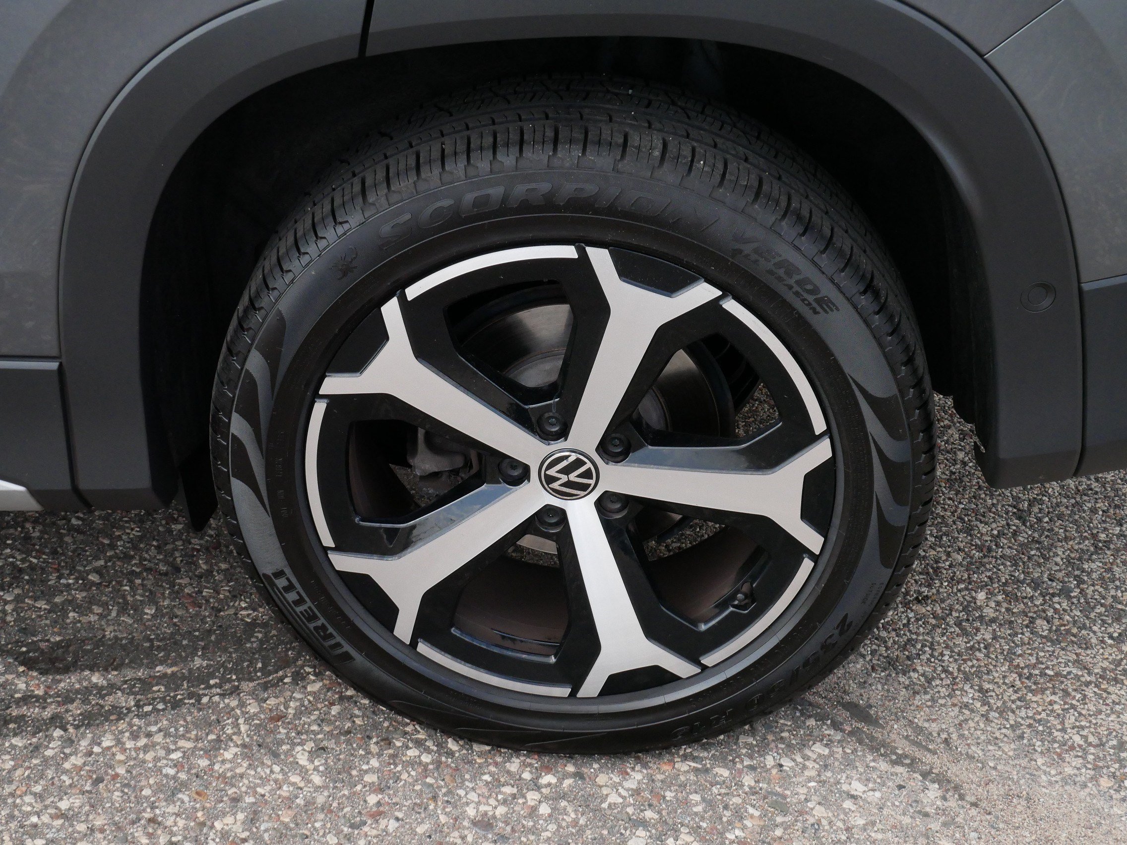 Certified 2025 Volkswagen Tiguan SE AWD/4WD image 15