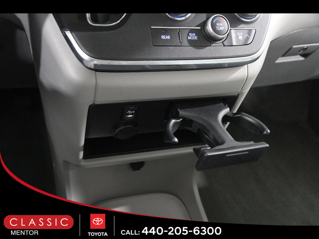 Used 2015 Toyota Sienna LE FWD image 14