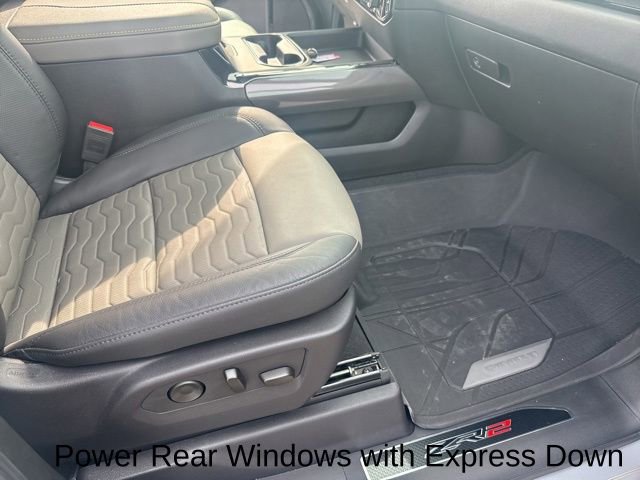 Used 2025 Chevrolet Silverado 2500 ZR2 w/ Technology Package image 32