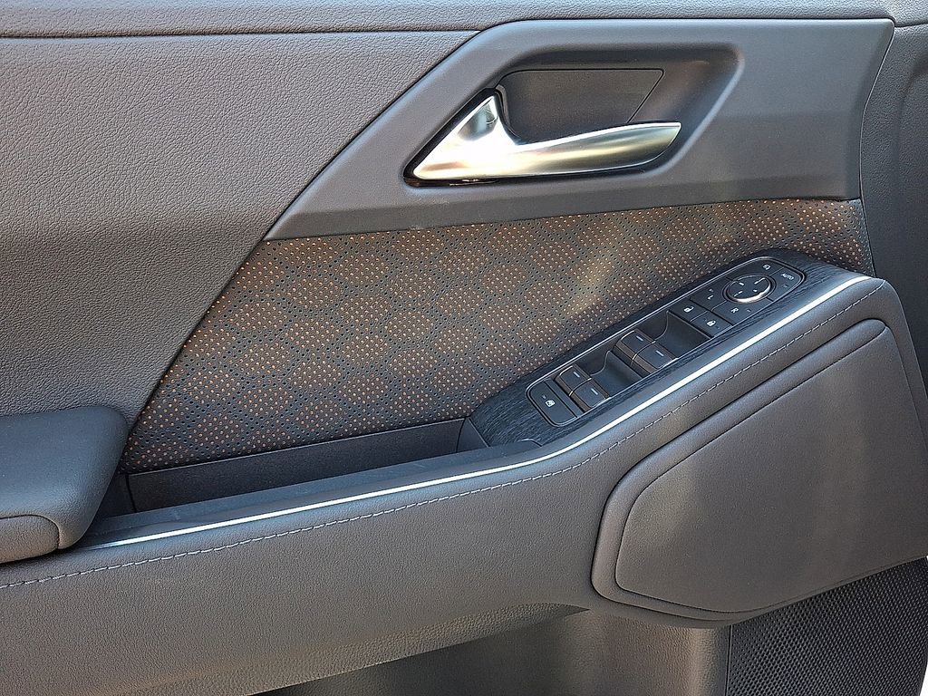 Used 2025 Lexus GX 550 w/ Accessory Package (2T) image 10