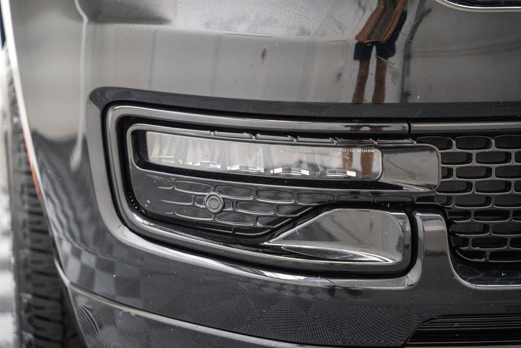 Used 2024 Jeep Wagoneer Series II AWD/4WD image 15
